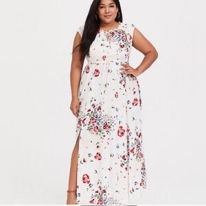 Torrid White Maxi Dress Size 2